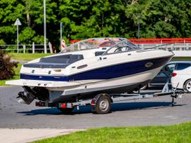 Bayliner 642 cuddy, jachtos / kateriai