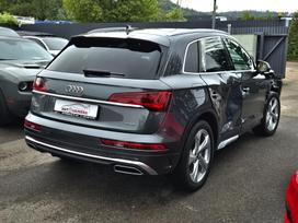 Audi Q5, 2.0 l., Внедорожник / Кроссовер
