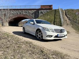 Mercedes-Benz E250, 2.1 l., coupe