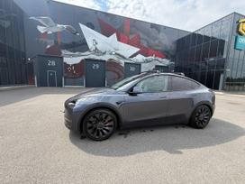 Tesla Model Y, 81 kWh, off-road / crossover