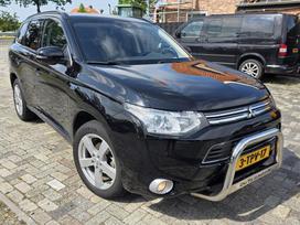 Mitsubishi Outlander, 2.0 l., off-road / crossover