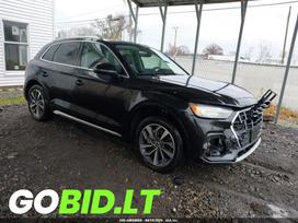 Audi Q5, 2.0 l., off-road / crossover