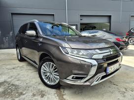 Mitsubishi Outlander, 2.4 l., off-road / crossover