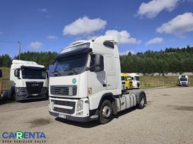 Volvo FH 42T, double sleeper