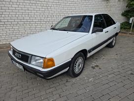Audi 100, 1.8 l., Седан