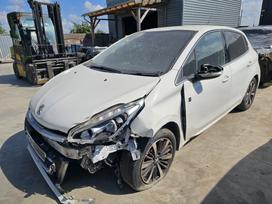 Peugeot 208 по частям. Peugeot 208 2019 metų variklio kubatūra 1 5 dyzelis