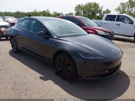 Tesla Model 3, saloon / sedan