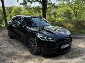Ford Mustang Mach-E, 98 kWh, visureigis / krosoveris