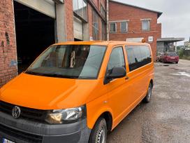 Volkswagen Caravelle, 2.0 l., passenger minibus