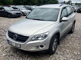 Volkswagen Tiguan, 1.4 l., off-road / crossover