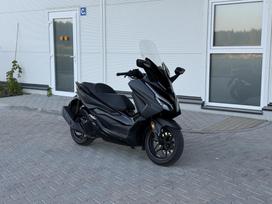 Honda Forza 125cc, scooters / mopeds