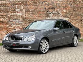 Mercedes-Benz E200, 2.2 l., Седан