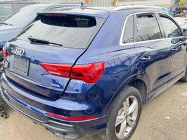 Audi Q3, 2.0 l., off-road / crossover