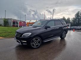 Mercedes-Benz ML350, 3.0 l., off-road / crossover