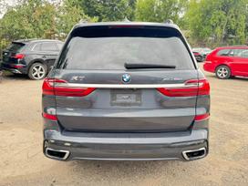 BMW X7, 4.4 l., off-road / crossover