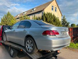 Bmw 730 Dalimis yra ir 745 bendzinas