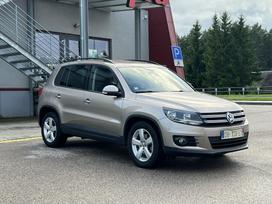 Volkswagen Tiguan, 2.0 l., Внедорожник / Кроссовер