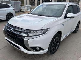 Mitsubishi Outlander, 2.0 l., off-road / crossover