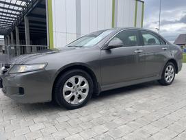 Honda Accord, 2.0 l., saloon / sedan