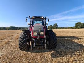 Valtra T132, traktori