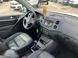 Volkswagen Tiguan, 2.0 l., Внедорожник / Кроссовер