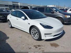 Tesla Model 3, sedanas