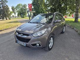 Hyundai ix35, 2.0 l., off-road / crossover