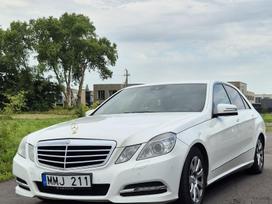 Mercedes-Benz E220, 2.1 l., saloon / sedan
