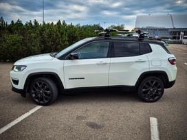 Jeep Compass, 1.3 l., off-road / crossover