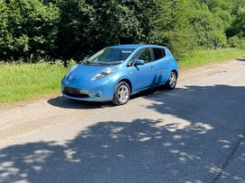 Nissan Leaf, hatchback