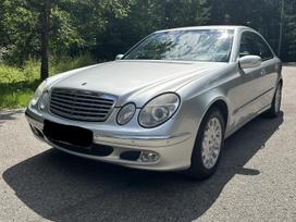 Mercedes-Benz E320, 3.2 l., Седан
