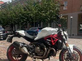 Ducati Monster 821cc, street / classic