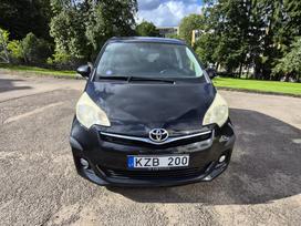 Toyota Verso-S, 1.3 l., Минивэн