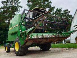 John Deere 1075, kombainai