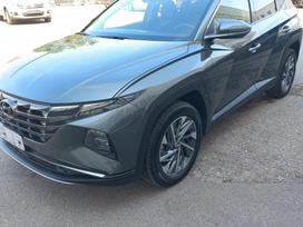Hyundai Tucson, 1.6 l., Внедорожник / Кроссовер