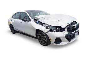 BMW i5 dalimis