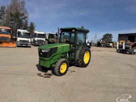 John Deere 5085, traktoriai