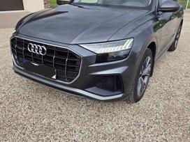 Audi Q8, 3.0 l., off-road / crossover