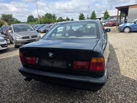 BMW 525, 2.5 l., saloon / sedan