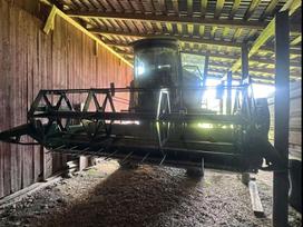 John Deere 1052, kombainai