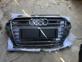 Audi A3 apdailos grotelės