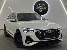 Audi e-tron, off-road / crossover