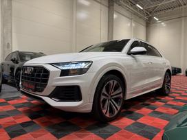 Audi Q8, 3.0 l., off-road / crossover