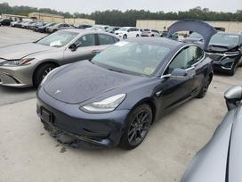 Tesla Model 3, sedanas