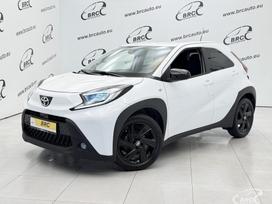 Toyota -kita-, 1.0 l., Внедорожник / Кроссовер