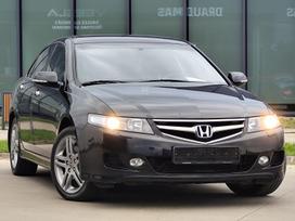 Honda Accord, 2.0 l., saloon / sedan
