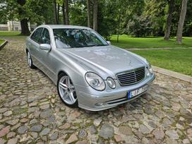 Mercedes-Benz E320, 3.2 l., sedanas