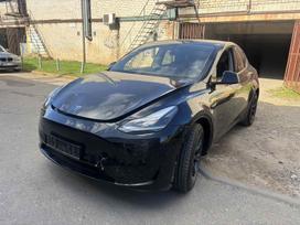Tesla Model Y, 75 кВт·ч, Внедорожник / Кроссовер