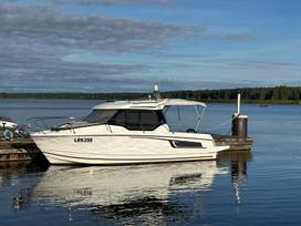 Jeanneau Merry Fisher 795, jachtos / kateriai