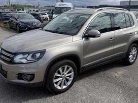 Volkswagen Tiguan, 2.0 l., Внедорожник / Кроссовер